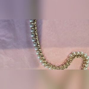 Short gold and pearl like necklace